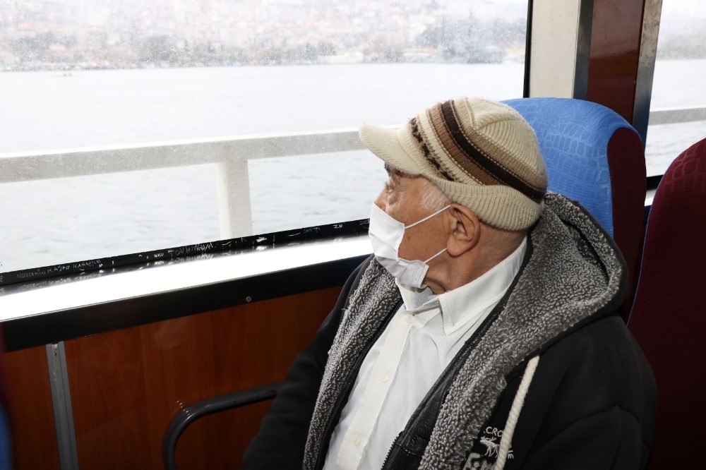 1 yıl sonra dışarıya çıkıp gördükleri denize hayran kaldılar
