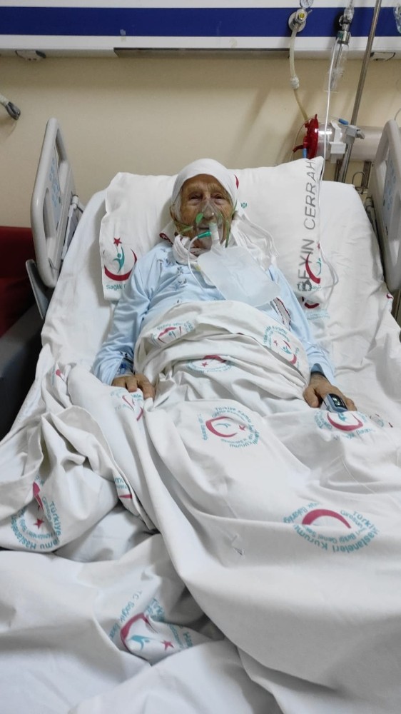 103 yaşına kadar hastane yüzü görmedi ama Covid´e yenik düştü
