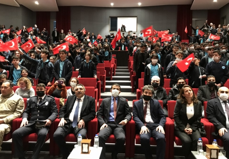 18 MART ÇANAKKALE ZAFERİ VE ŞEHİTLERİ ANMA GÜNÜ'NÜN 107. YIL DÖNÜMÜ KUTLANDI