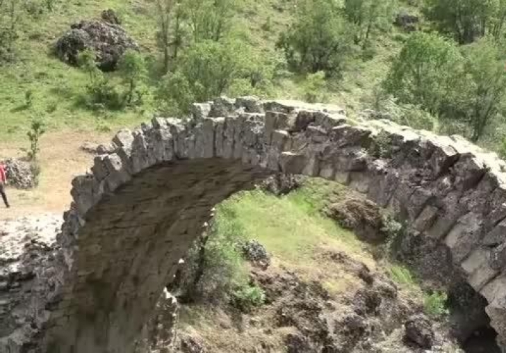2 Bin yıllık Taş Köprü yıllara meydan okuyor