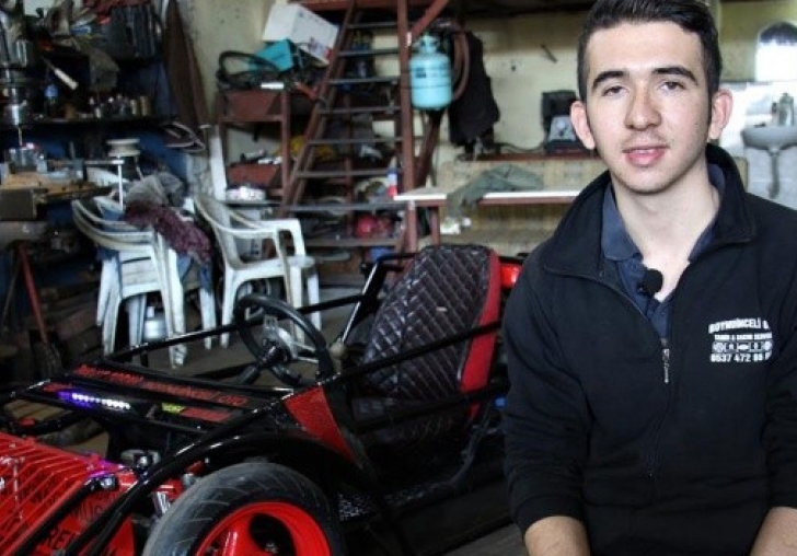 22 yaşındaki Musa çocukluk hayalini gerçekleştirdi: 3 yılda kendi arabasını yaptı