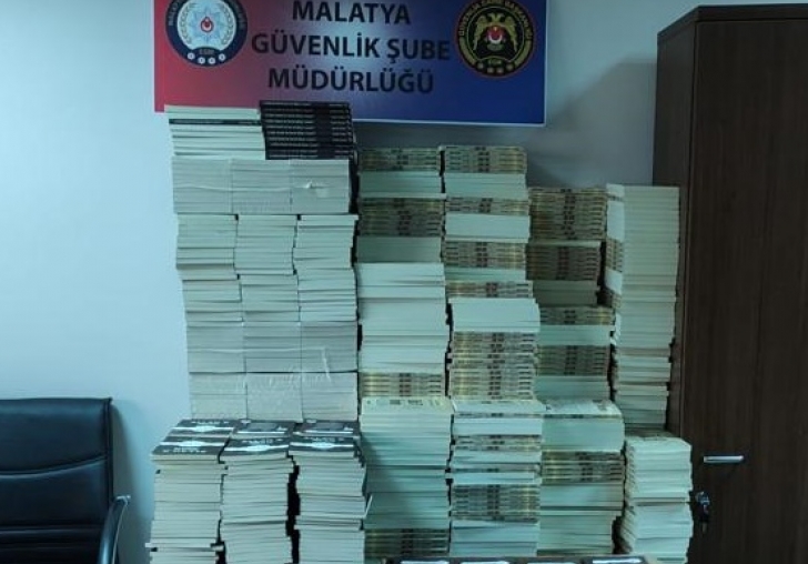 4632 ADET Toplatma kararı bulunan ve bandrolsüz kitaplara el konuldu