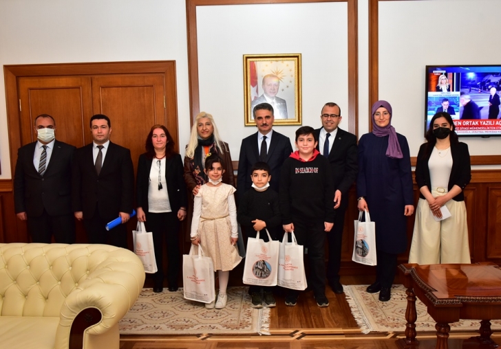 58. Kütüphane Haftası Nedeniyle Vali Baruşa Ziyaret