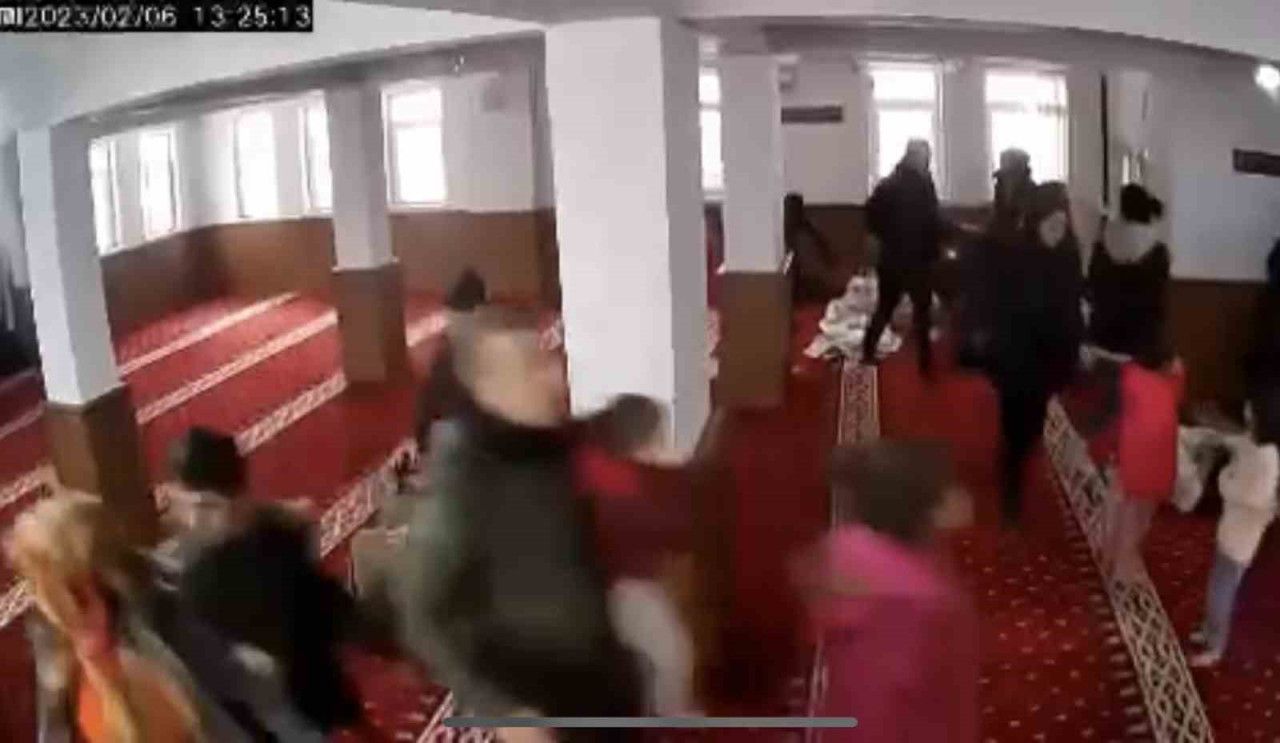 6 Şubat Depreminde Camide Yaşanan Görüntüler Ortaya Çıktı