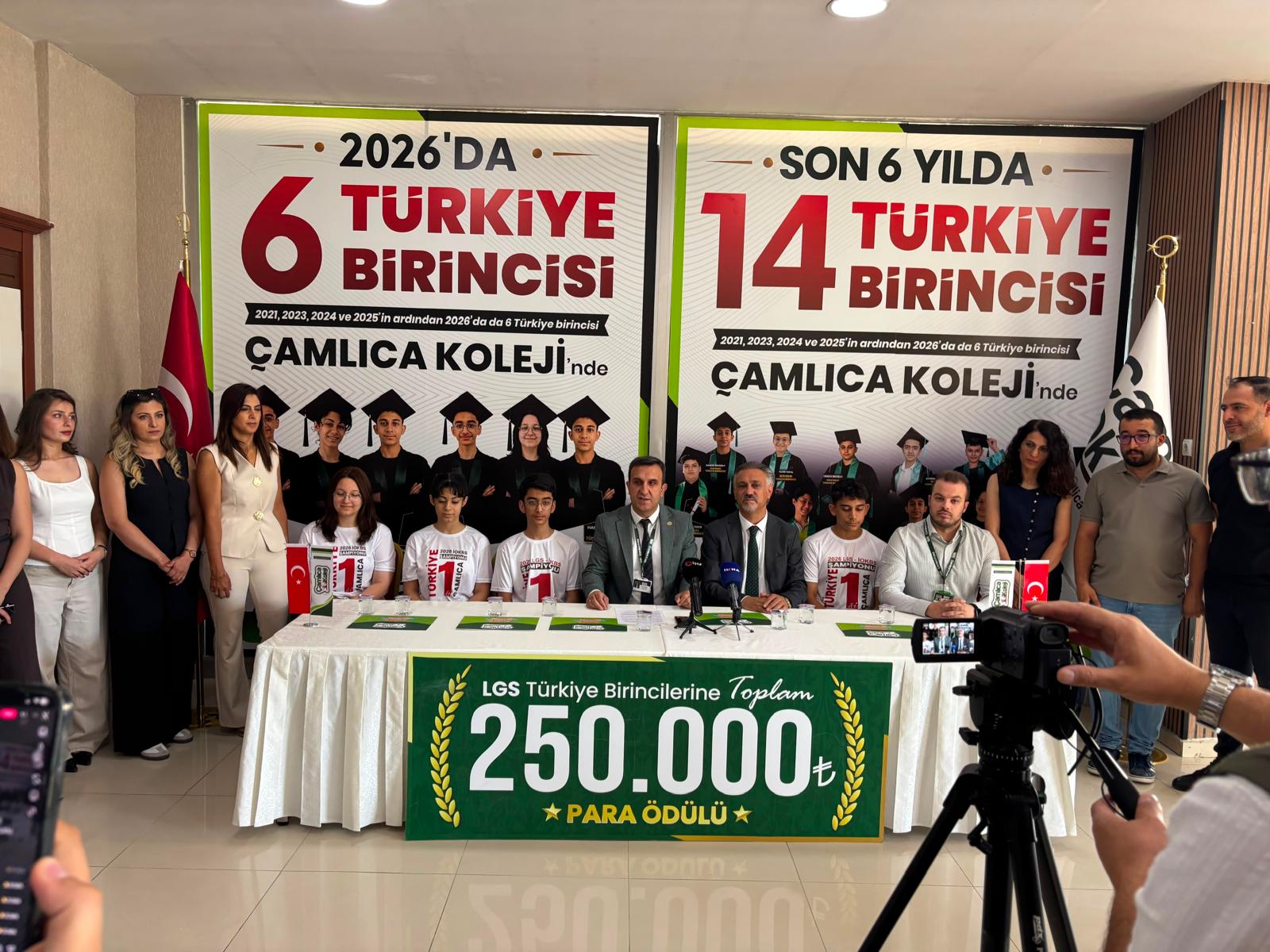 6 Türkiye Birincisiyle Çamlıca Koleji Zirvedeki Yerini Bir Kez Daha Tescilledi