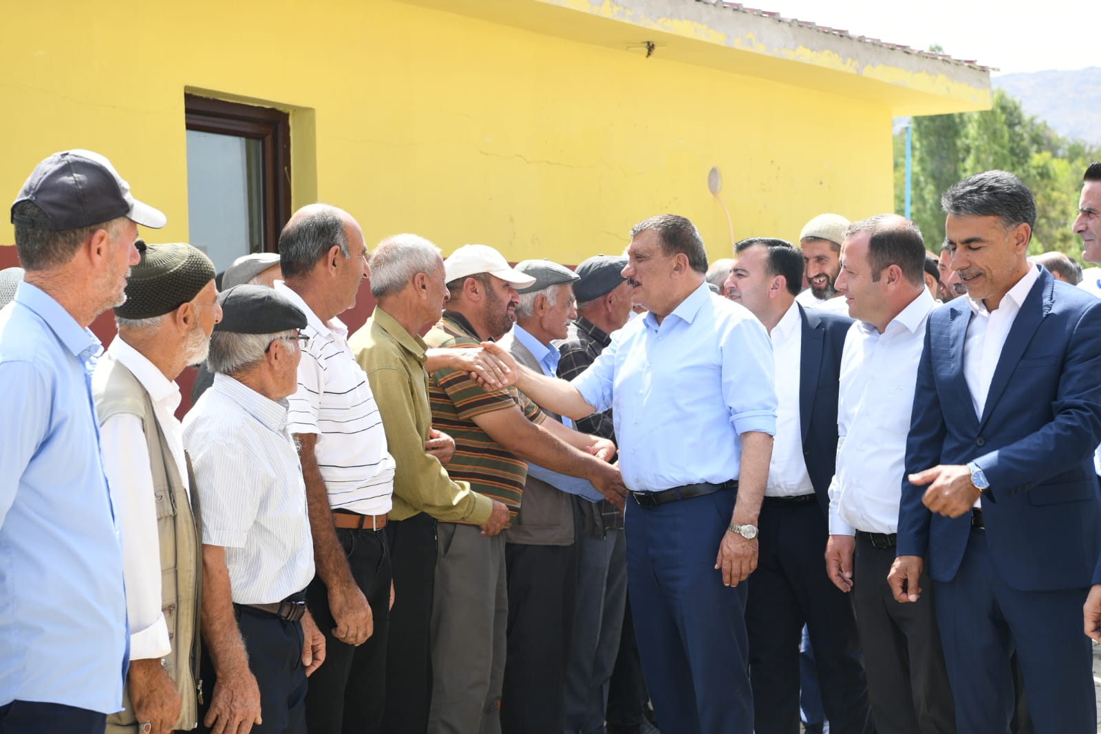 718 MAHALLEMİZİN TAMAMINDA HİZMET VE YATIRIMLARIMIZ DEVAM EDİYOR