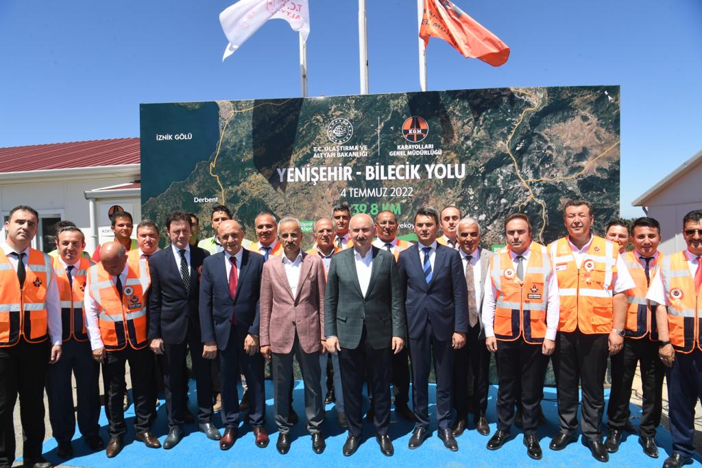 Adil Karaismailoğlu, Yenişehir -Bilecik -Osmaneli Yolu Şantiyesi’nde İncelemelerde Bulundu.