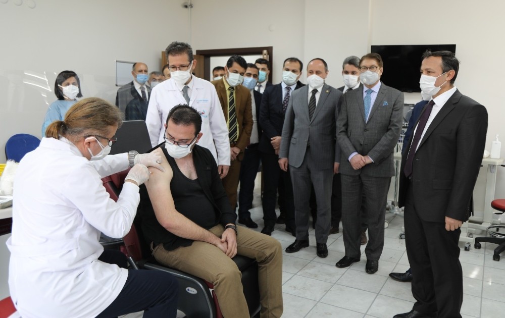 Afganistan Tarım, Sulama ve Hayvancılık Bakanı ERÜ Rektörü Çalış´ı ziyaret Etti
