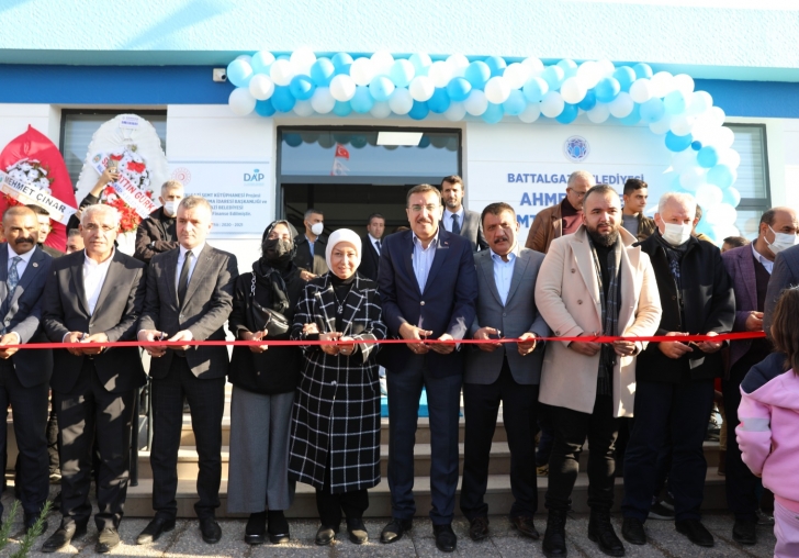 AHMET KEKEÇ SEMT KÜTÜPHANESİ YOĞUN KATILIMLA AÇILDI