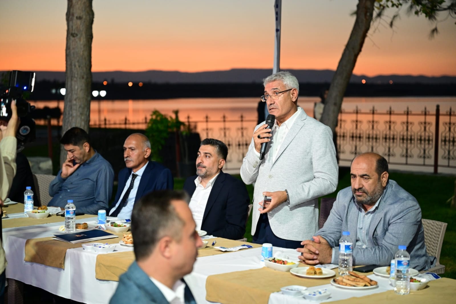 AK Parti’nin Yeni İl Teşkilatı Başkan Güder’in Yatırımlarını Gezdi AK Parti İl Teşkilatı Battalgazi Belediye Başkanı Osman Güder’in hayata geçirdiği hizmet alanlarını gezdi.