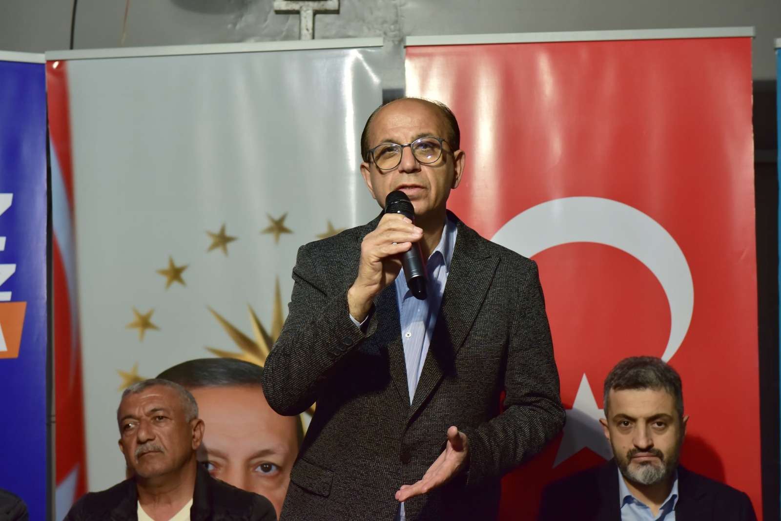 AK PARTİ YEŞİLYURT BELEDİYE BAŞKAN ADAYI PROF. DR. İLHAN GEÇİT, KOYUNOĞLU MAHALLE SAKİNLERİYLE BULUŞTU.