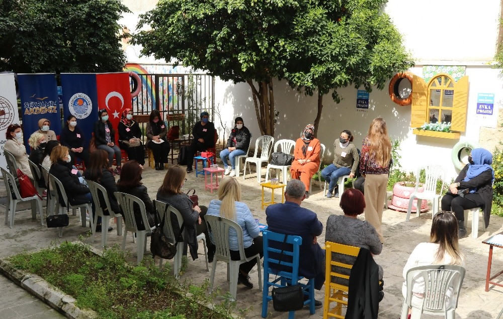 Akdeniz Belediyesinden ailelere eğitim
