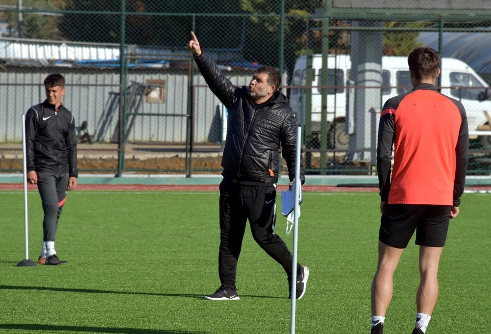 Aliağaspor FK, lig öncesi hazırlıklarını sürdürüyor
