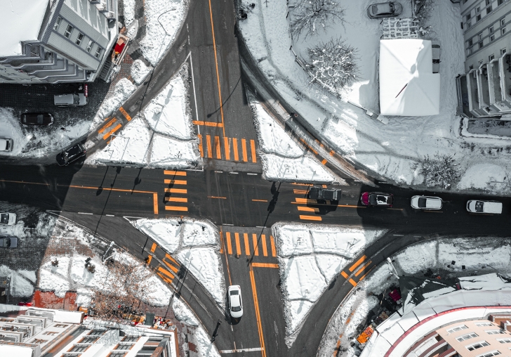 ANA ARTERLERDE KAR KALDIRMA ÇALIŞMALARI DEVAM EDİYOR