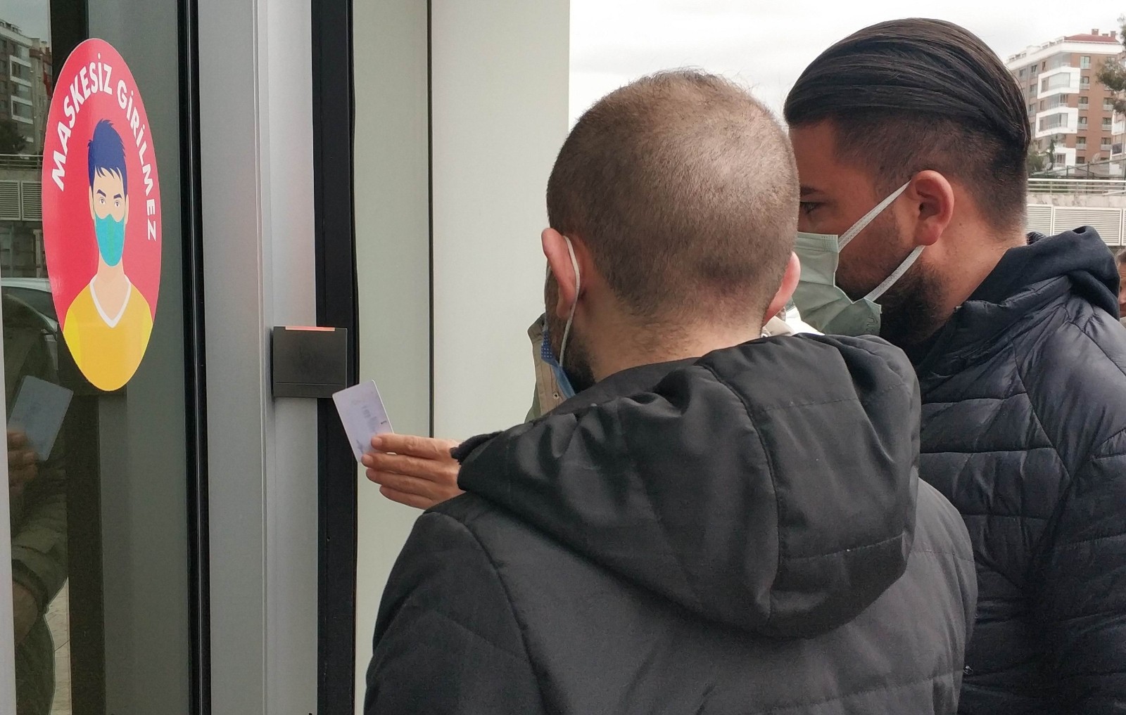 Araçta uyurken uyuşturucuyla yakalanan gence adli kontrol
