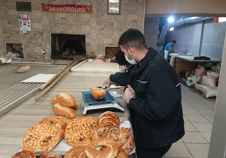 ARAPGİR BELEDİYESİ ZABITA EKİPLERİ EKMEK FIRINLARINA GRAMAJ VE HİJYEN DENETİMİ GERÇEKLEŞTİRDİ