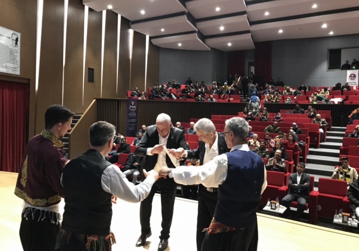 ARAPGİRLİLER MÜZİĞE DOYDU