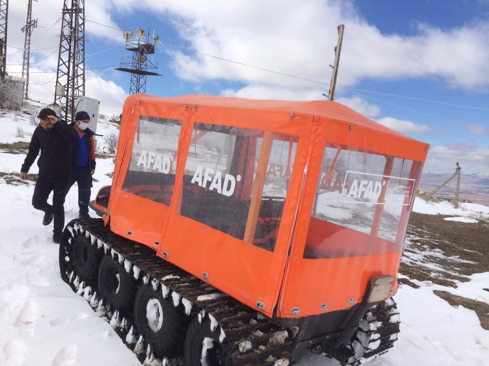 Arazide 17 saat boyunca mahsur kalan genç kurtarıldı
