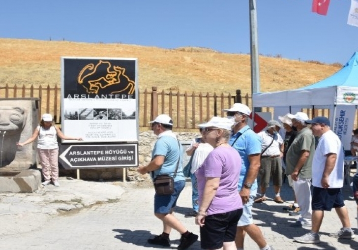 Arslantepe Höyüğü Dünya Kültür Mirası listesine girdikten sonra ilk turistleri ağırladı