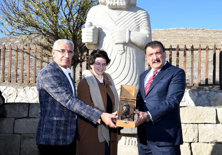 ARSLANTEPE HÖYÜĞÜ İTALYAN GAZETECİLERİ AĞIRLADI