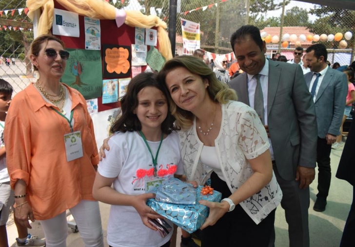 Atık Malzemelerden Ürün Tasarımı Sergisi Açıldı