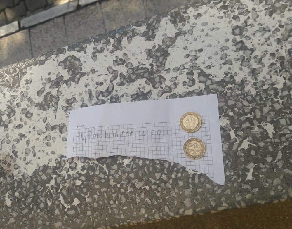 Bahçede 2 TL bulan öğrenci bu notu bıraktı
