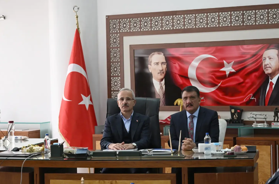 Bakan’dan Gürkan’a tam not!