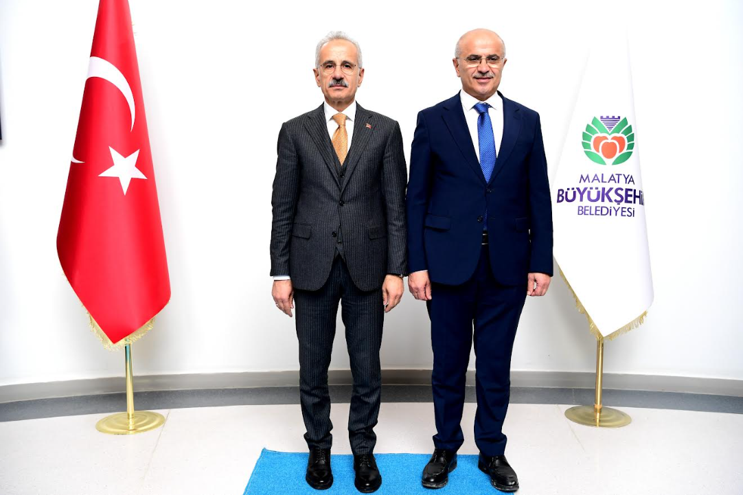 Bakan Uraloğlu Artık Malatyalı: Başkan Sami Er’den Fahri Hemşehrilik Beratı