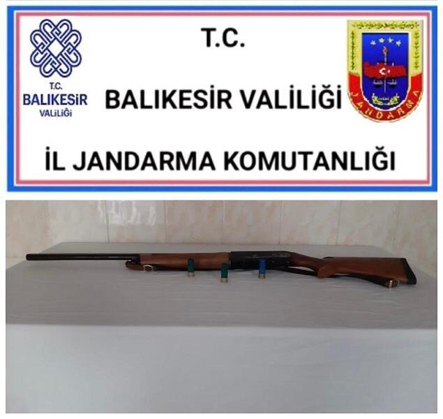Balıkesir´de jandarma 17 aranan şahsı yakaladı
