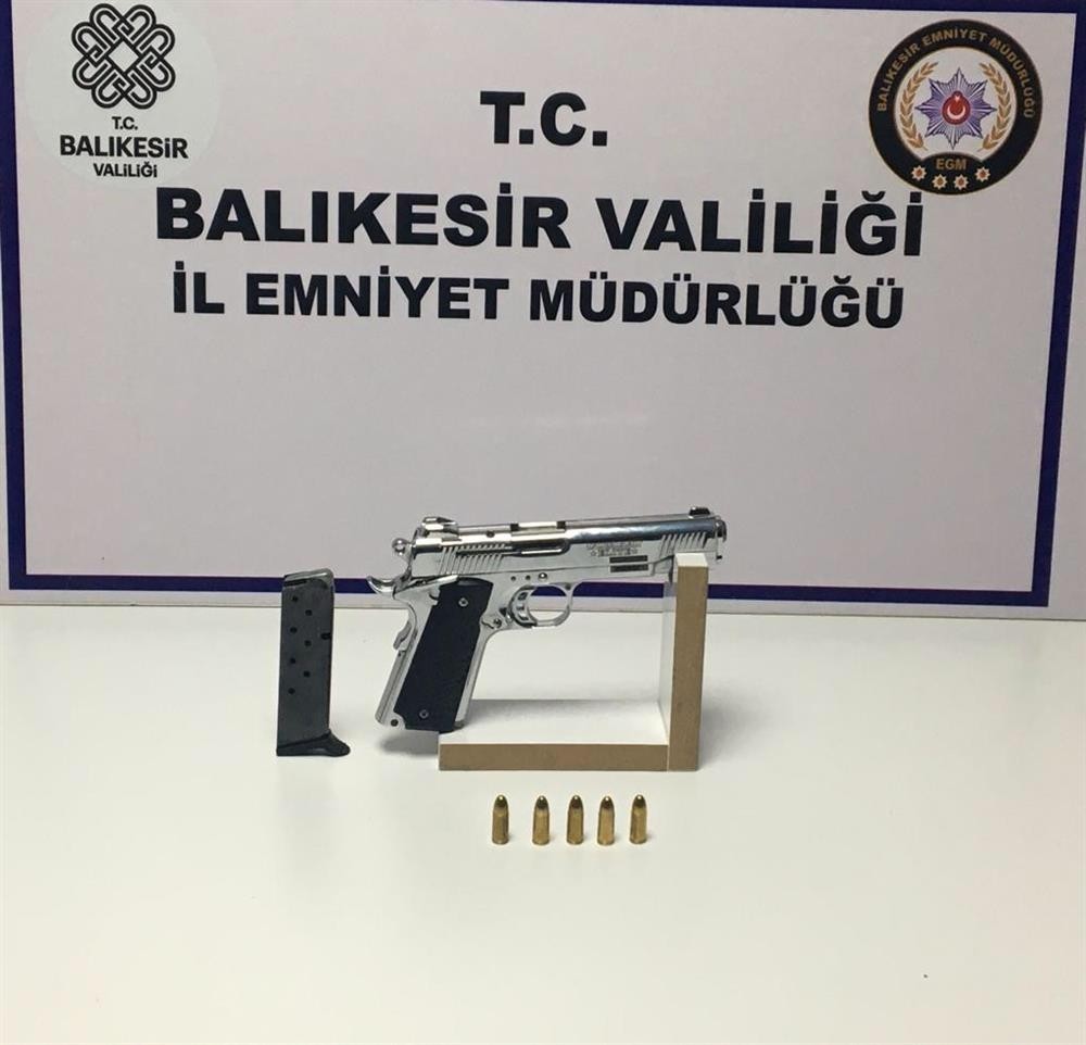 Balıkesir´de polisten ´Huzur´ operasyonu
