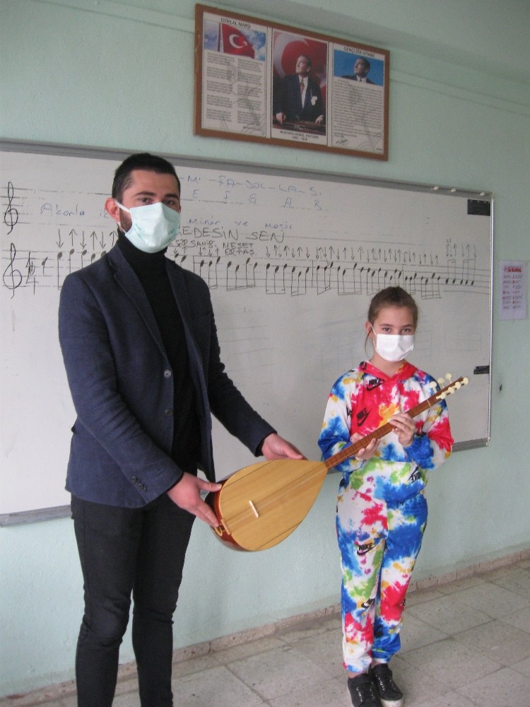 Başarılı kursiyer ödüllendirildi
