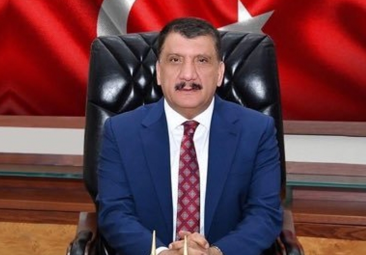 BAŞARININ ÖYKÜSÜNÜ KİM KESİYOR, AÇIKLARIM?!