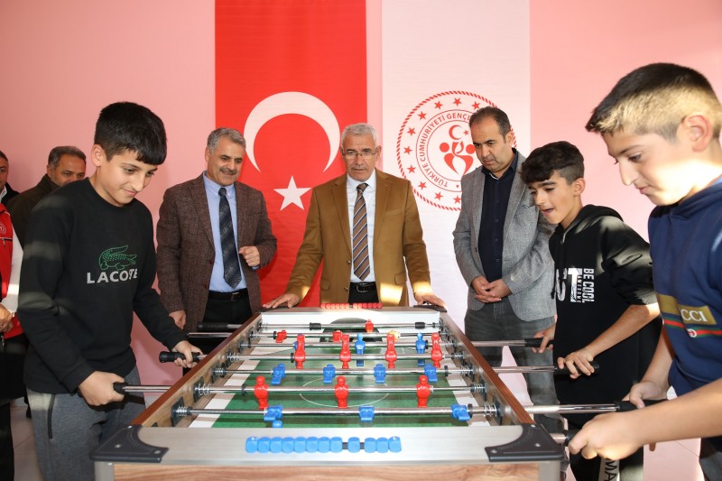 Başkan Çınar Orduzu Gençlik Merkezini Gezdi
