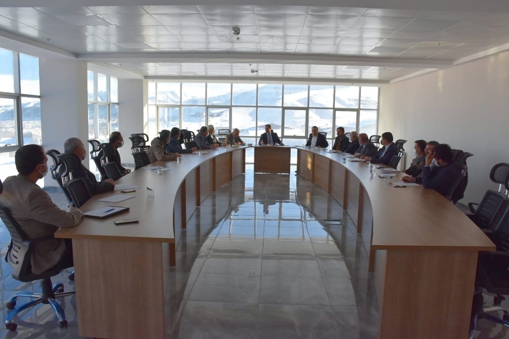 Başkan Geylani birim amirleri ile toplantı yaptı
