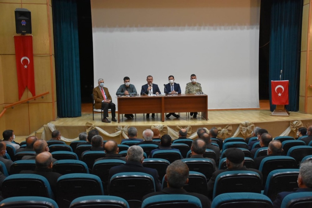 Başkan Geylani muhtarlarla bir araya geldi
