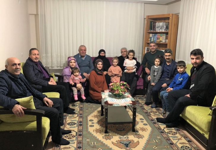 BAŞKAN GÜDER, BATTALGAZİDE ÇALMADIK KAPI GİRİLMEDİK EV BIRAKMIYOR