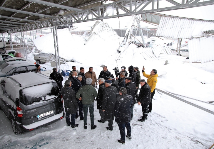 BAŞKAN GÜDERDEN GALERİCİ ESNAFINA GEÇMİŞ OLSUN ZİYARETİ
