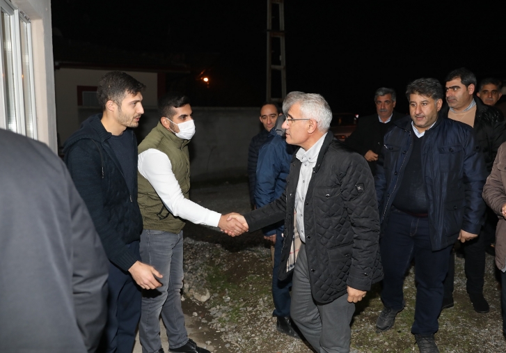 BAŞKAN GÜDER, HATUNSUYUNDAKİ GENÇLERLE BULUŞTU