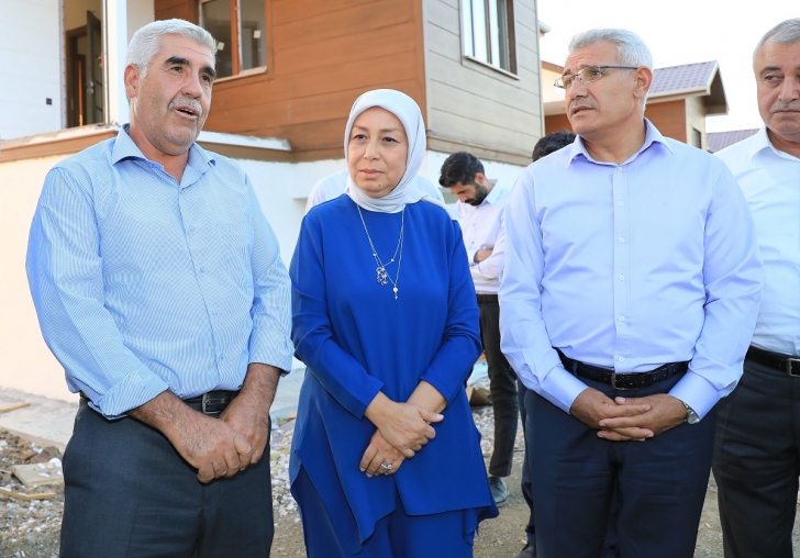 BAŞKAN GÜDER İLE MAHALLE BULUŞMALARI SÜRÜYOR