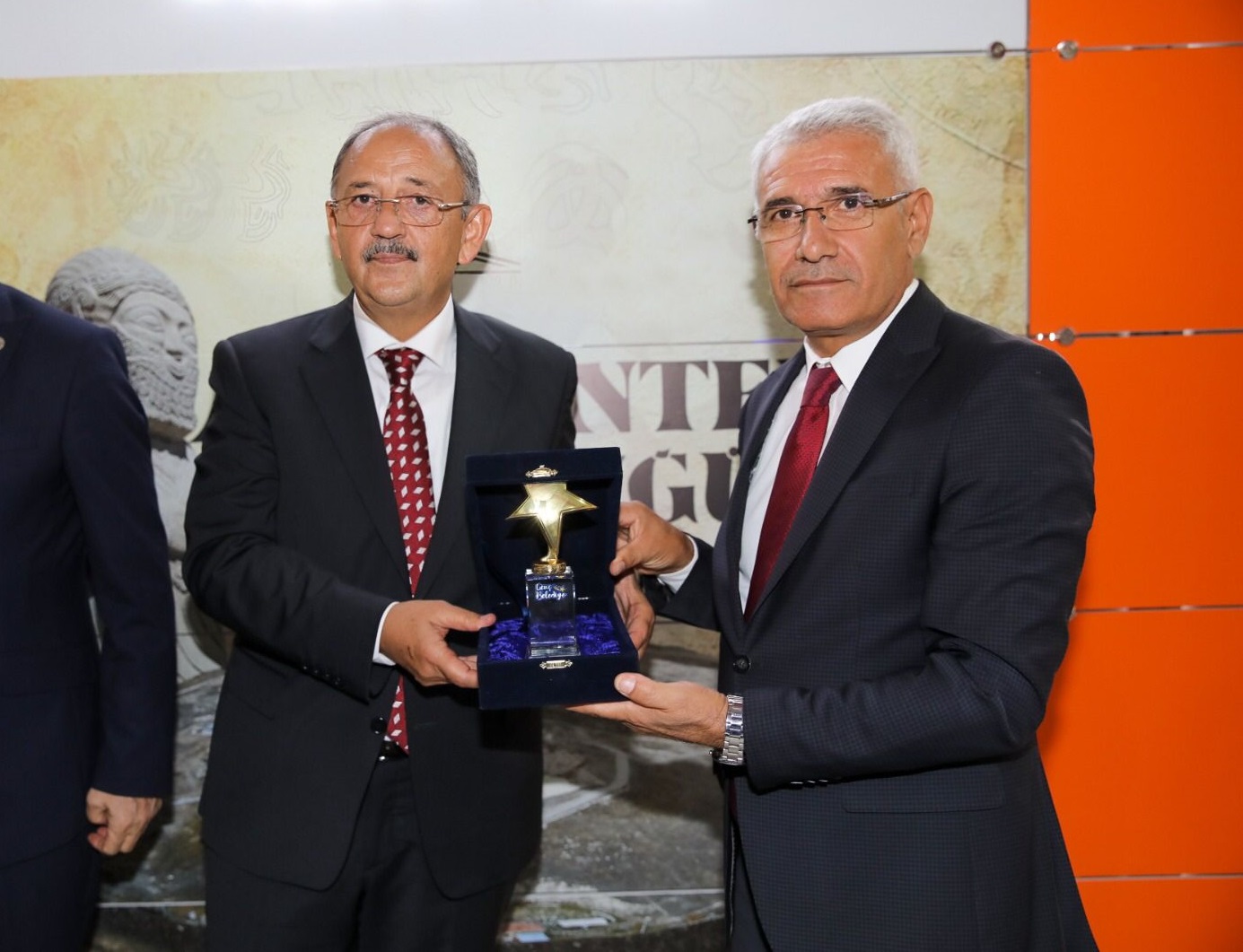 BAŞKAN GÜDER’İN GENÇLİK YATIRIMLARINA ÖDÜL