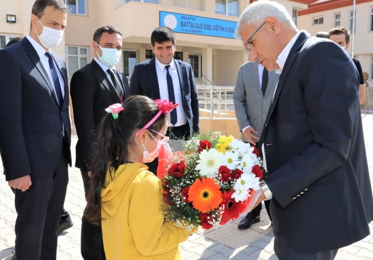 BAŞKAN GÜDER: KAPIMIZ DA GÖNLÜMÜZ DE SONUNA KADAR AÇIK