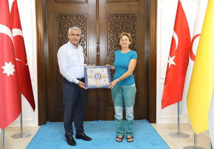 BAŞKAN GÜDER, KAZI HEYETİ BAŞKANI RESTELLİYİ KONUK ETTİ