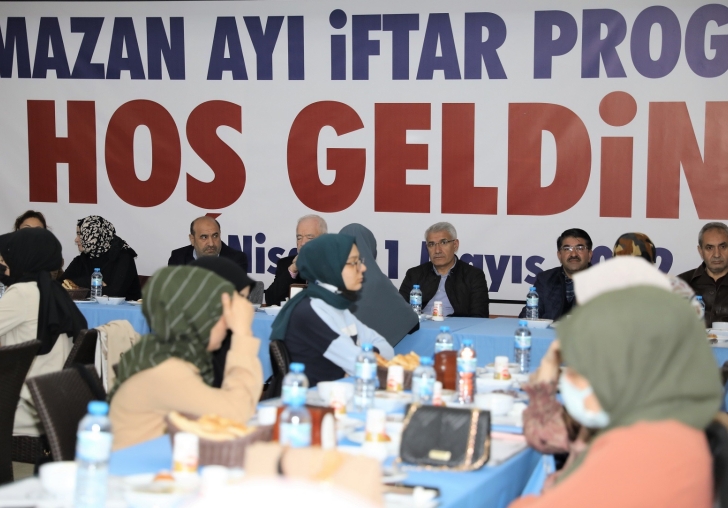 Başkan Güder, Öğrenciler İle İftarda Buluştu