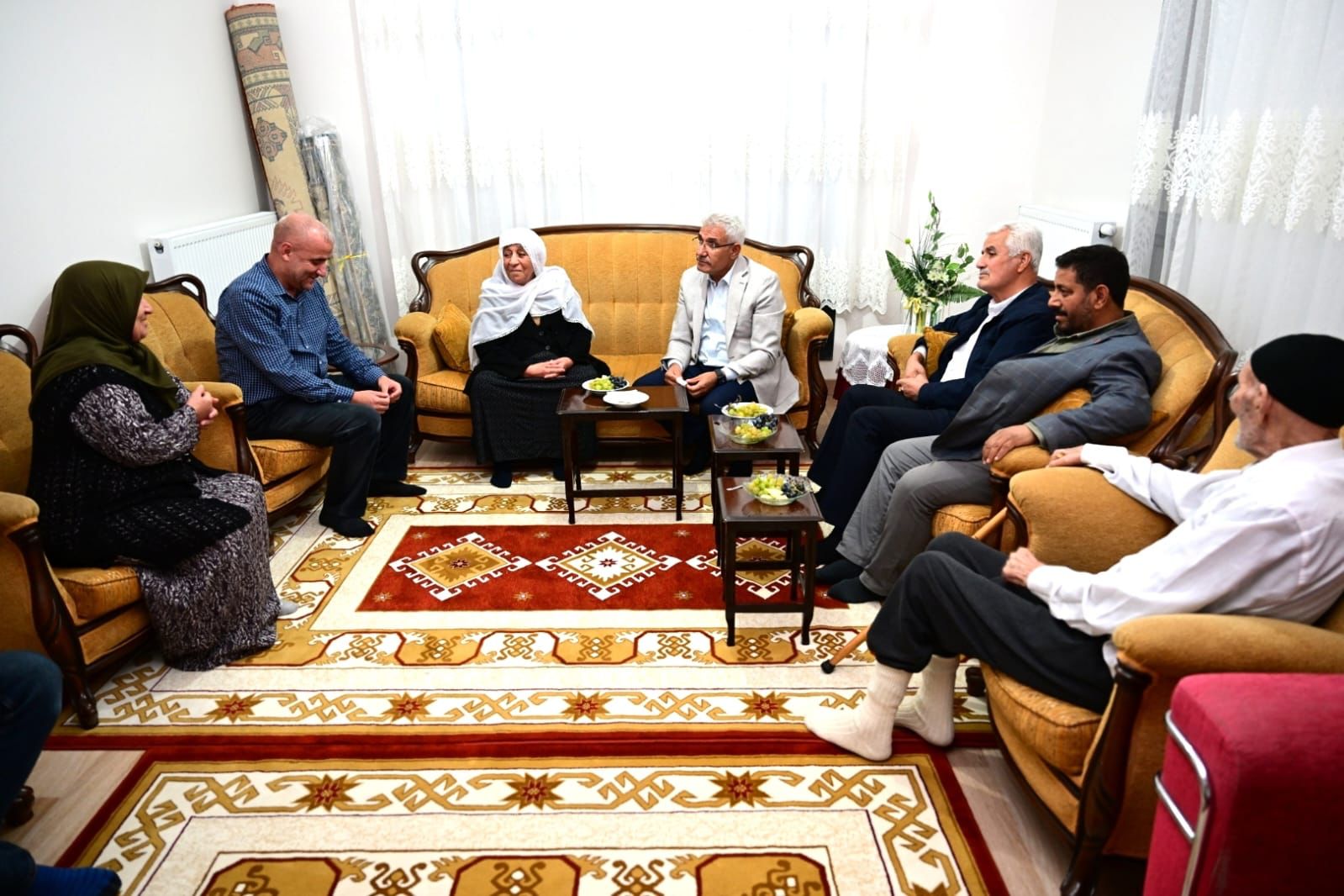 Başkan Güder Şehit Fevzi Mahallesi’nde Kalıcı Konutlara Taşınan Ev Sahiplerine Misafir Oldu