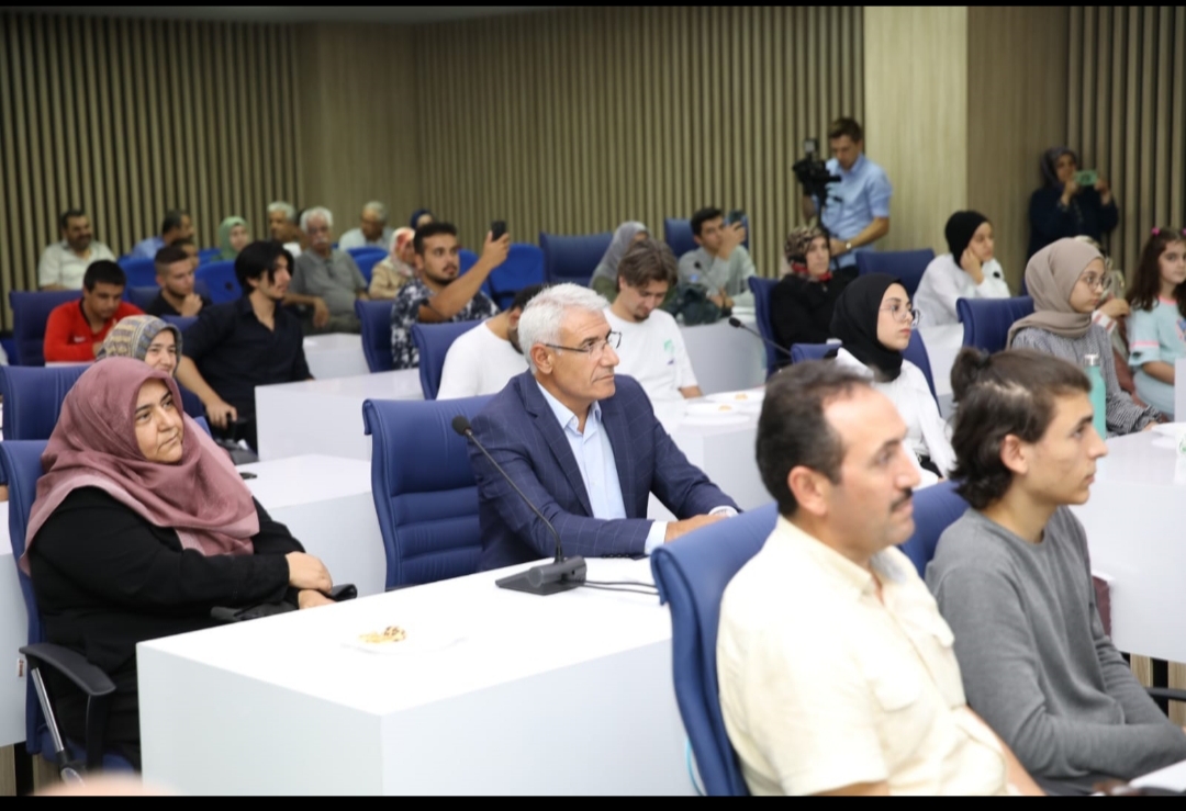 Başkan Güder, YKS’de Başarılı Öğrencileri Ödüllendirdi