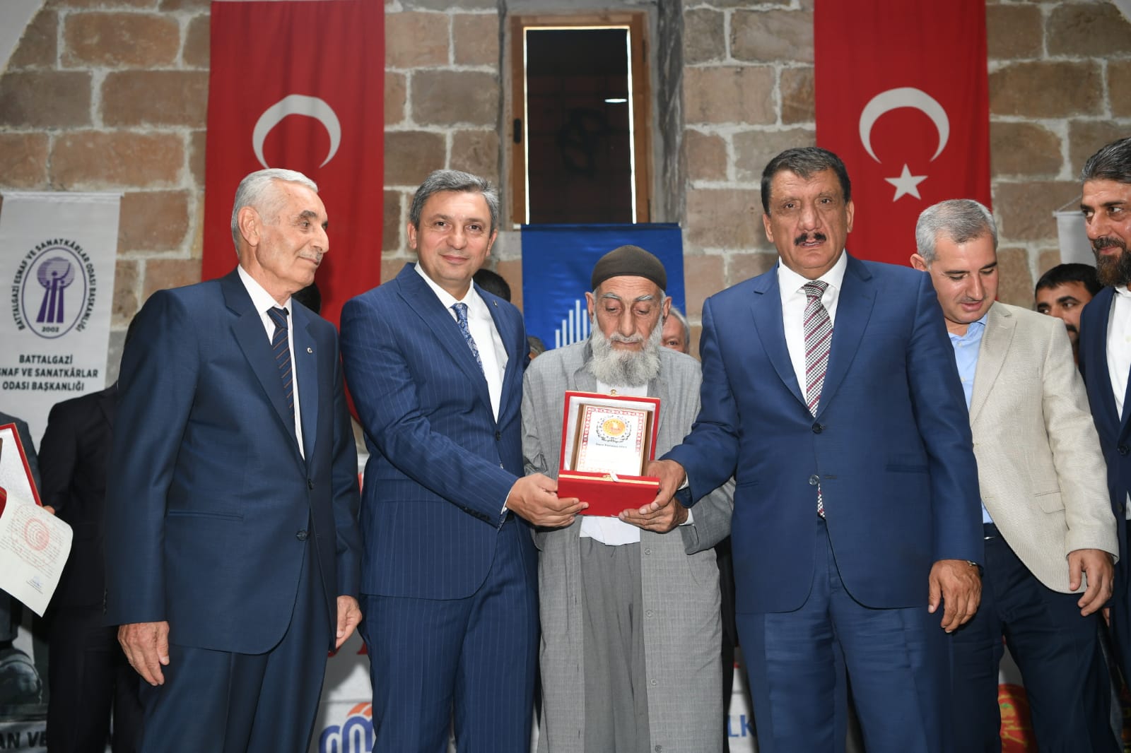 BAŞKAN GÜRKAN; AHİLİK DÜRÜSTLÜK DEMEKTİK