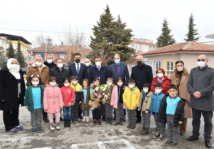 BAŞKAN GÜRKAN, HACI İBRAHİM IŞIK İLKOKULUNU ZİYARET ETTİ