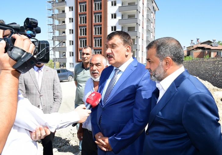 Başkan Gürkan Kaynarca Mahallesini ziyaret etti