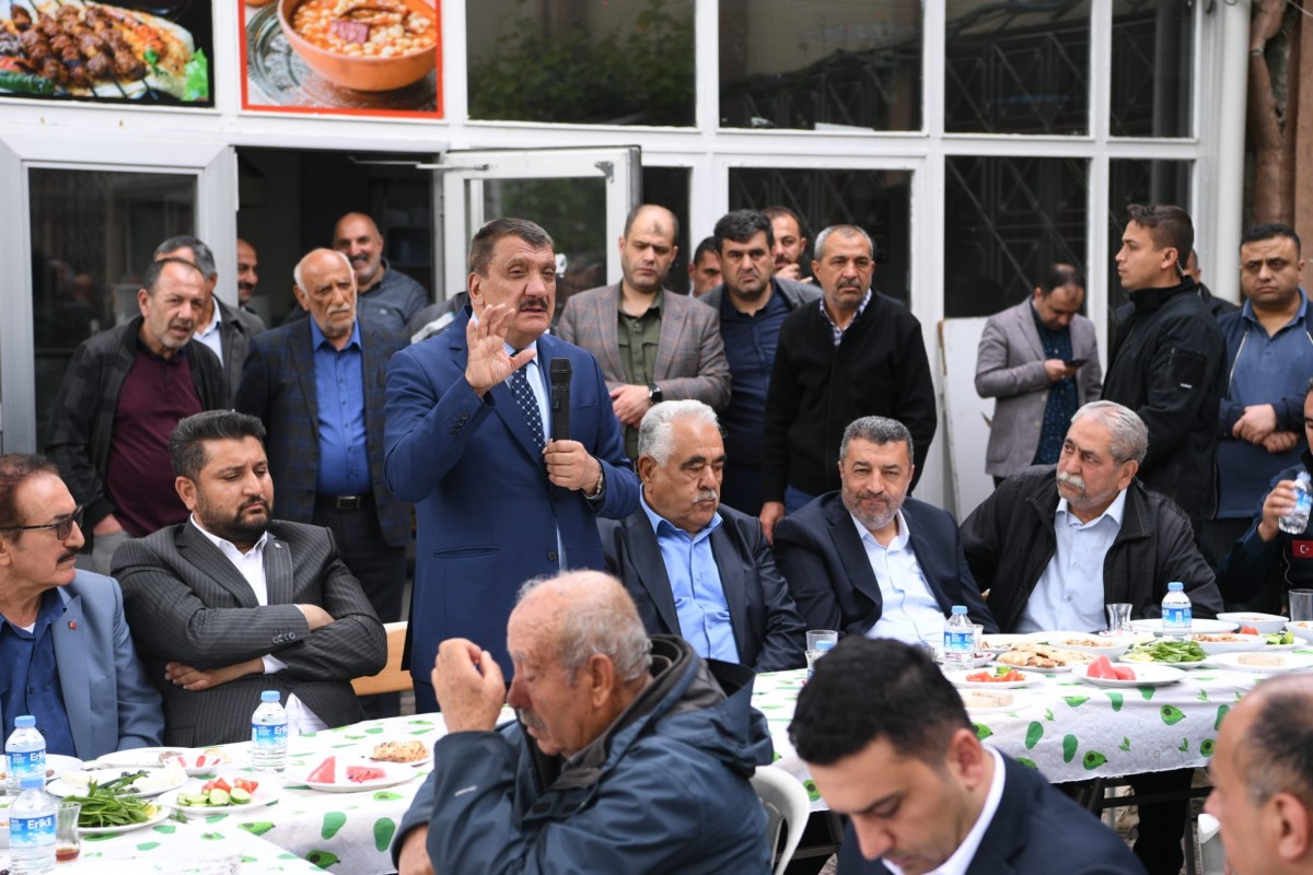 Başkan Gürkan Sanayi Esnafını Ziyaret Etti