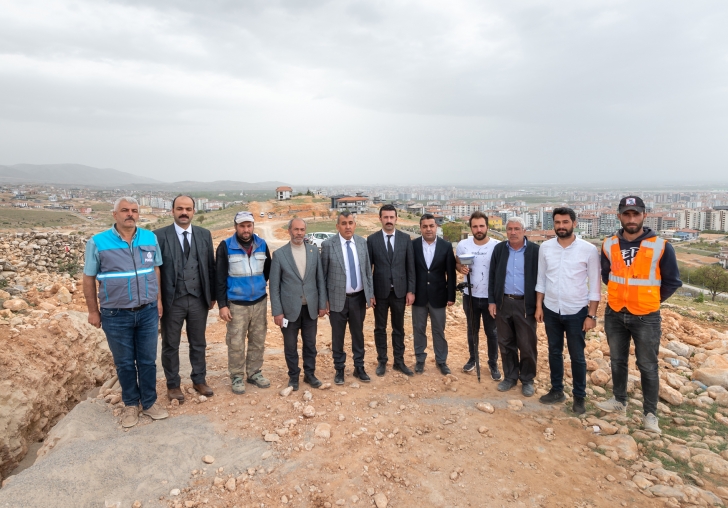 BAŞKAN GÜRKAN, YILLARDIR KANGREN OLMUŞ  SORUNLARI ÇÖZÜYOR